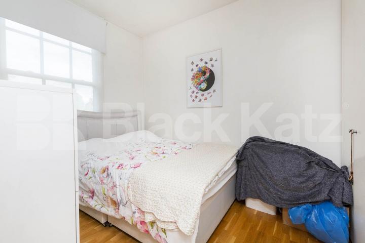 Beautiful one bedroom in a gated building Camden Road, Camden